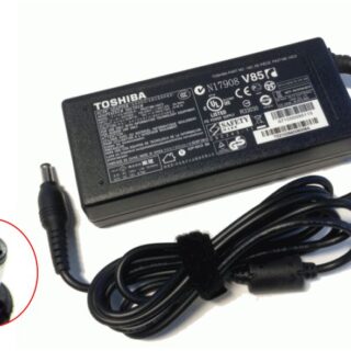 CARGADOR  DE LAPTOP TOSHIBA 19V - 3.42A PUNTA 5.5X2.5