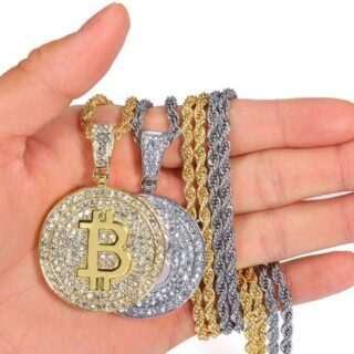 COLLAR BITCOIN DIJE 4CM CADENA 60CM  COLOR ORO