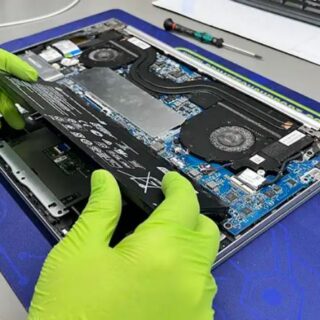 INSTALACION BATERIA DE LAPTOP.